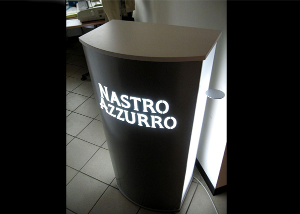 Desk_promozionale_NastroAzzurro_exagon_design_01