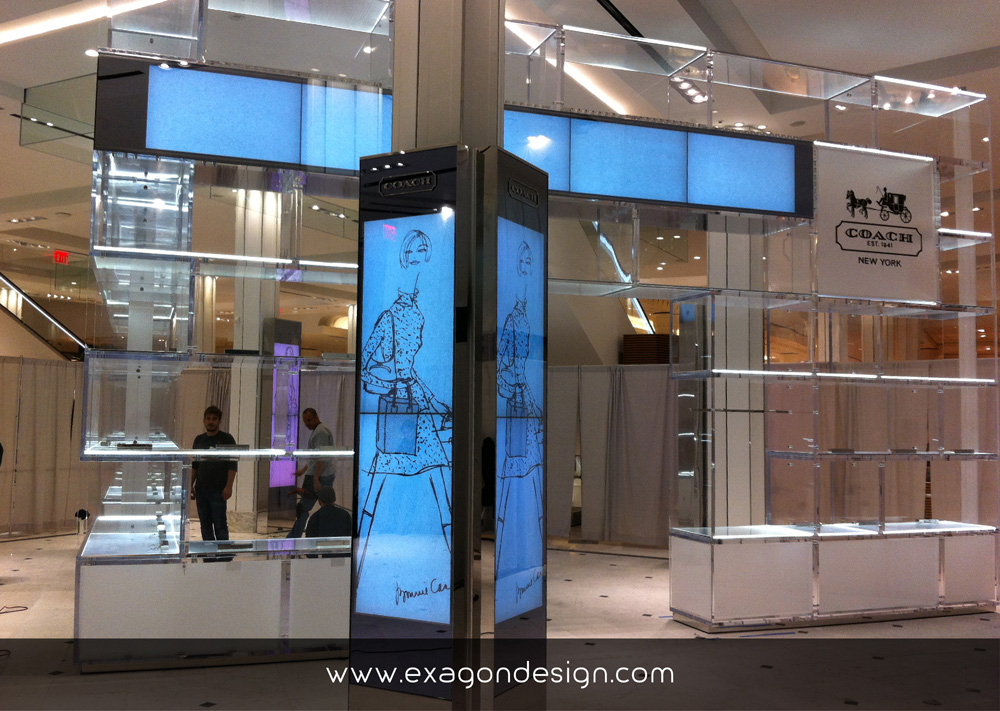 Coach-oma-shop-wall-showcase-plexiglas-exagon-design_02